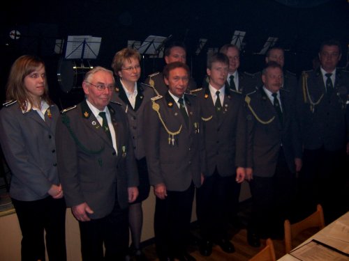 Geehrte und Beförderte (Foto: Th. Hrabi) Geehrte und Beförderte (Foto: Th. Hrabi)